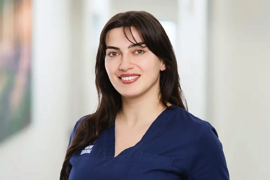 Aytaj Gojayeva – Zahnärztin bei DEIN DENTAL Karlsruhe
